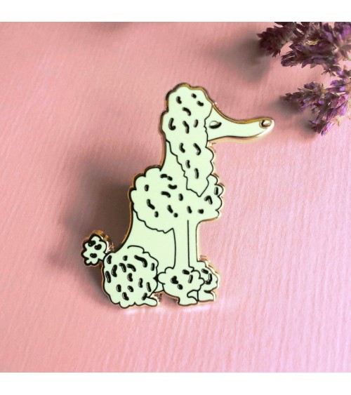 Pin's - Caniche Royal Katinka Feijs pins rare métal originaux bijoux suisse