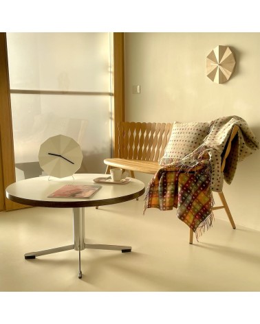 Delta Clock Blanc - Horloge murale design Lawa Design de table design originale cuisine salon