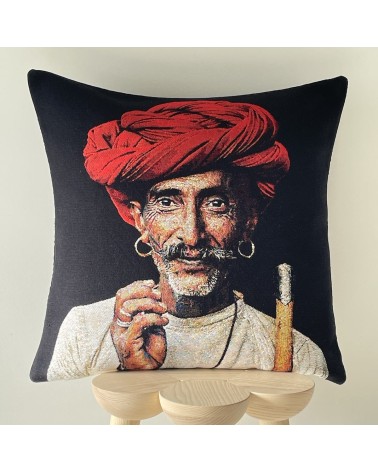 Rabari Shepherd von Steve McCurry - Kissenbezug Yapatkwa zierkissen sofa deko kissen kaufen dekokissen sofakissen