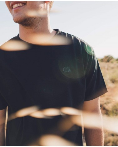 Organic Essential Black T-Shirt Trendsplant Tee shirts bio organic cotton ethical sustainable tshirt