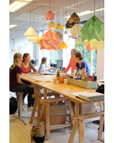 Moth XL Dégradé Corail - Suspension luminaire design Studio Snowpuppe lampes suspendues design lustre moderne salon salle à m...